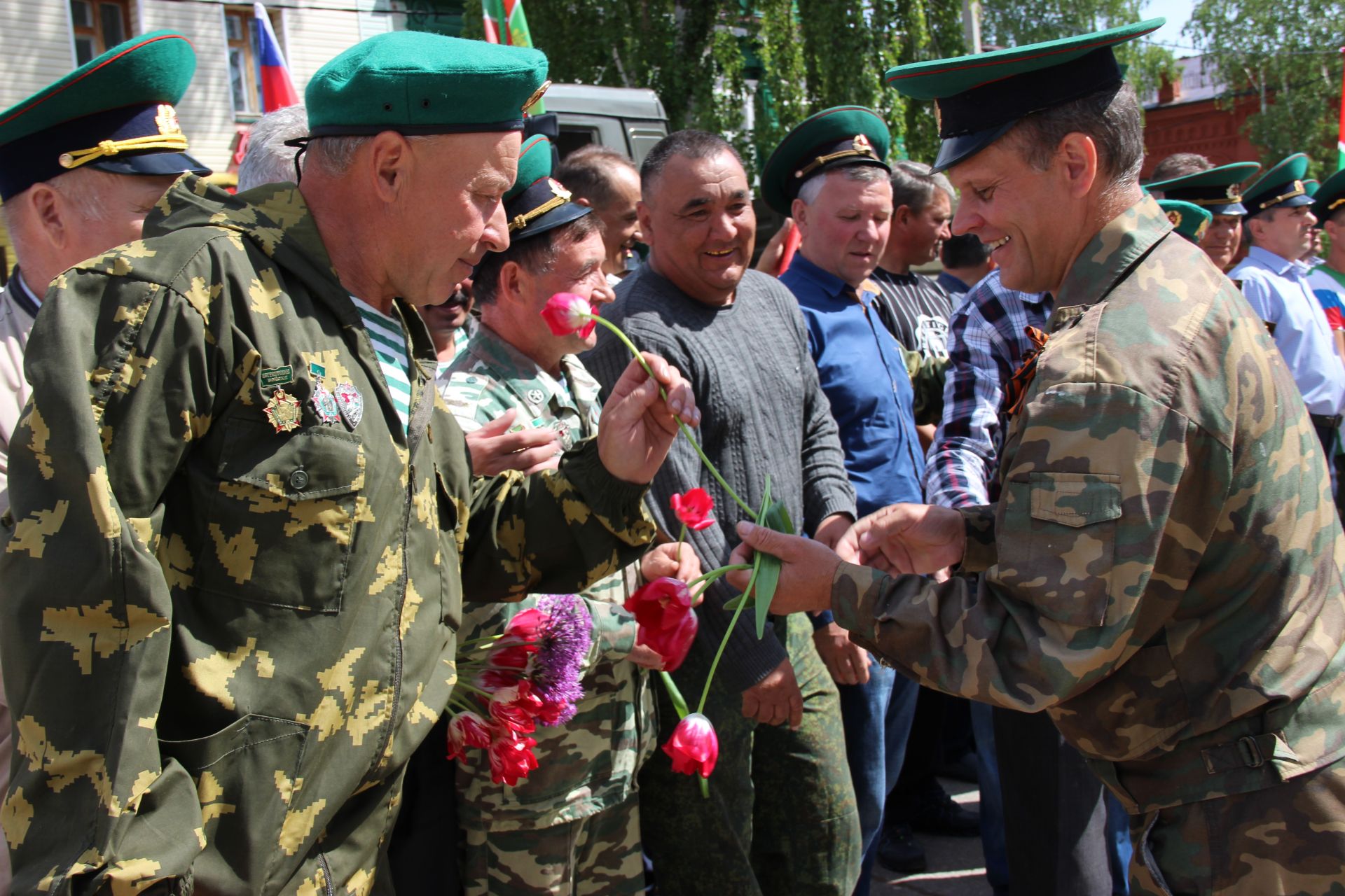 В Тетюшах состоялся митинг , посвященный Дню пограничника, часть 1