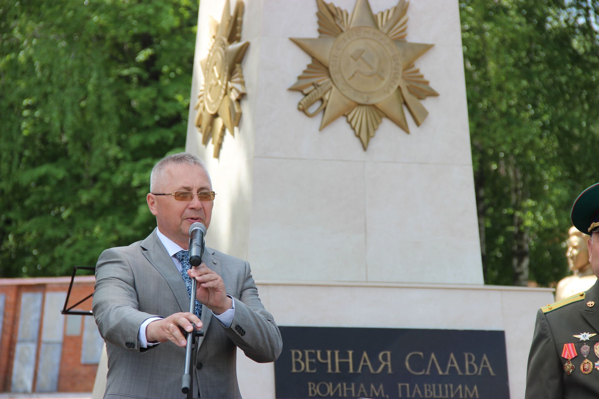 В Тетюшах состоялся митинг , посвященный Дню пограничника, часть 2