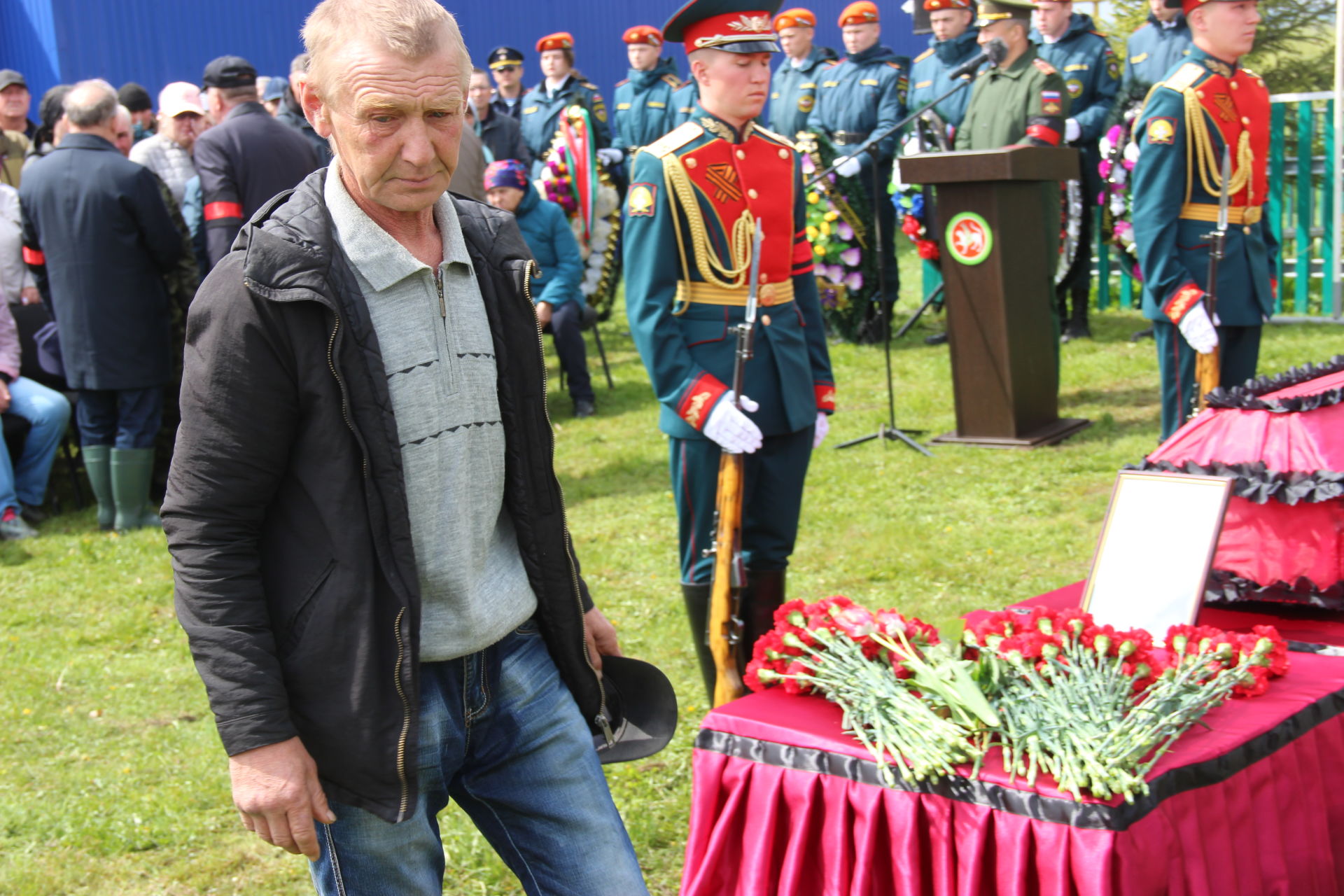 В Богдашкине простились с  Валерием Ярухиным, погибшим во время спецоперации на Украине