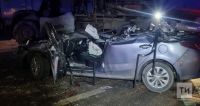 На трассе в Татарстане два человека погибли при столкновении иномарки с грузовиком