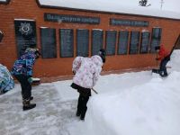 Юнармейцы Татарстана очистили памятники героям в рамках акции «Снег»