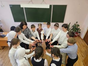 В Тетюшской татарской школе организована акция «Георгиевская ленточка»