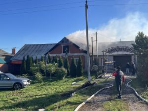 Пожар в Тетюшах: повреждено жилье, уничтожены надворные постройки