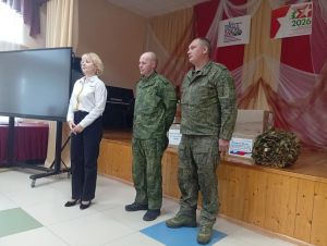 Бойцы инженерно-саперной роты встретились со школьниками