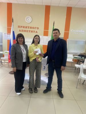 Тетюшанка отметила день рождения на избирательном участке