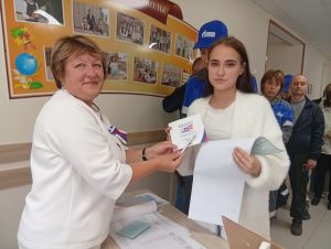 Жительница Тетюш голосует впервые