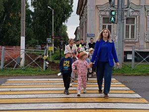 Дошкольники Тетюш напомнили взрослым о правилах дорожного движения