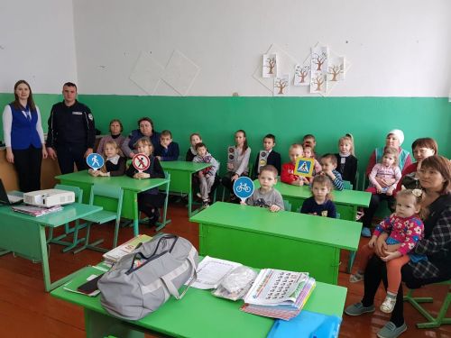 С учащимися и воспитанниками Малошемякинской школы проведено мероприятие о безопасности на дорогах