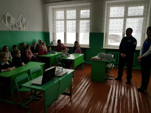 С учащимися и воспитанниками Малошемякинской школы проведено мероприятие о безопасности на дорогах