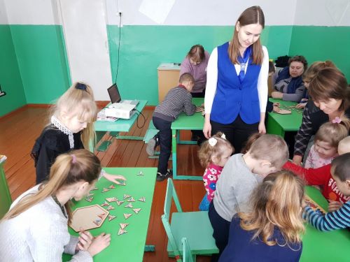 С учащимися и воспитанниками Малошемякинской школы проведено мероприятие о безопасности на дорогах