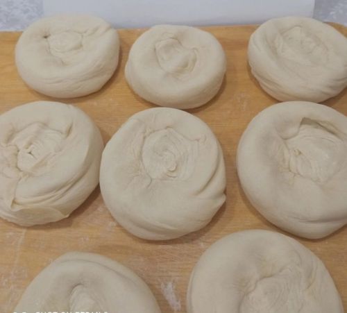 Келәштә яшәүче Гөлчәчәк Галимовадан самса рецепты тәкъдим итәбез