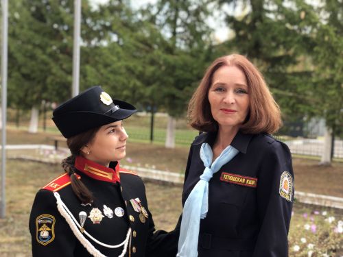 На конкурс «Я и мой учитель» прислала фото Азалия Храмова