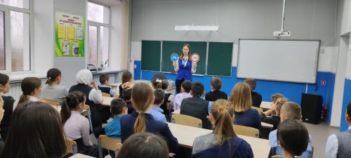 В Бакрчинской школе организовали профбеседу о безопасном поведении на дорогах