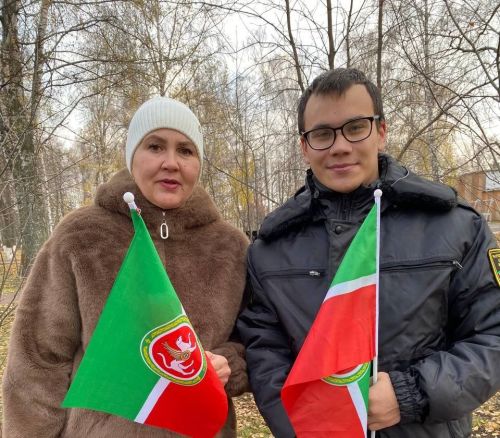 В Тетюшах провели акцию «С Днем Конституции Республики Татарстан»