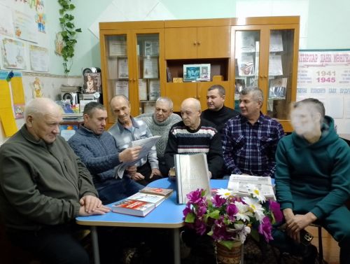 В Нижнетарханской библиотеке состоялась встреча с односельчанином, участником СВО