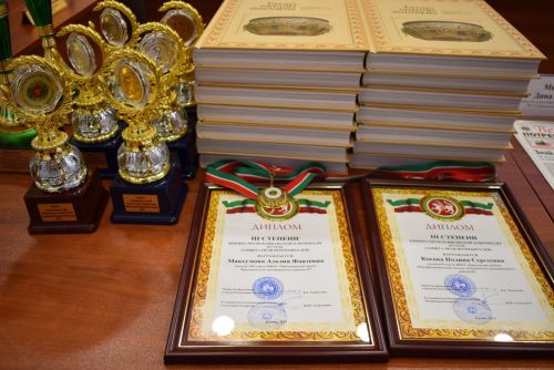 В Казани прошло награждение победителей и призеров олимпиады по защите прав потребителей