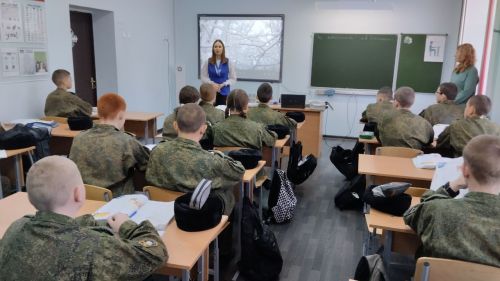С тетюшскими кадетами провели беседу на знания Правил дорожного движения