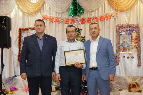 Отмечены заслуги механизатора агрофирмы «Нур»