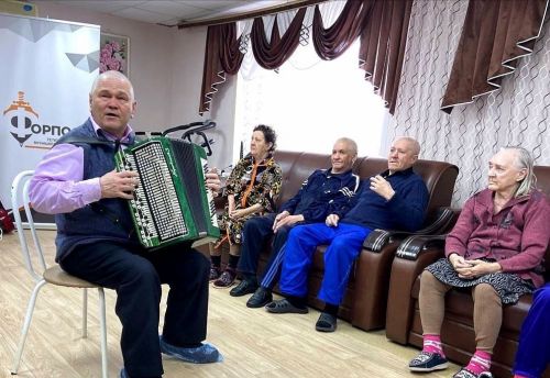 Активистами молодежного движения» Форпост» была подготовлена концертная программа