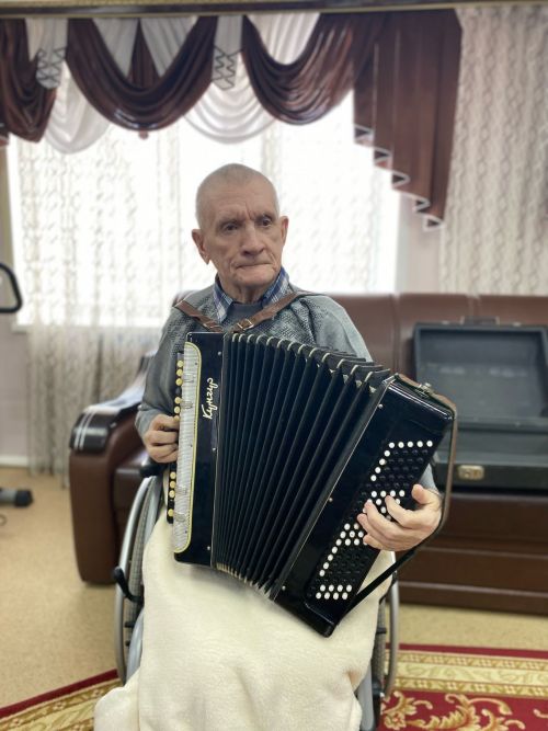 О том, как виртуозно играл на баяне Василий Петяев, и сегодня с улыбкой вспоминают тетюшане
