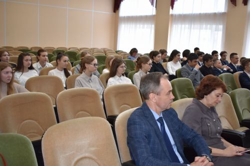 Тетюшским учащимся рассказали, что такое контрафакт, конкуренция, монополия