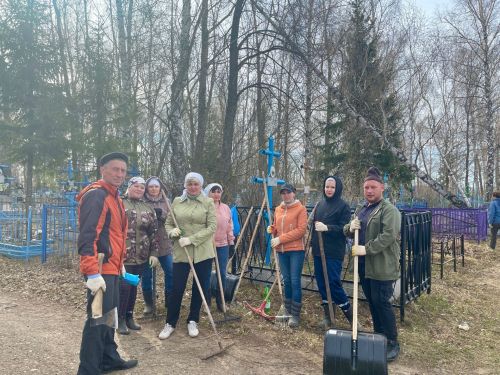 Тетюшане прибрались на городском кладбище, расположенном в Южном микрорайоне