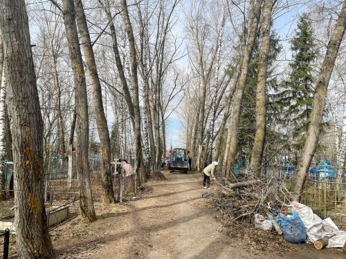 Тетюшане прибрались на городском кладбище, расположенном в Южном микрорайоне