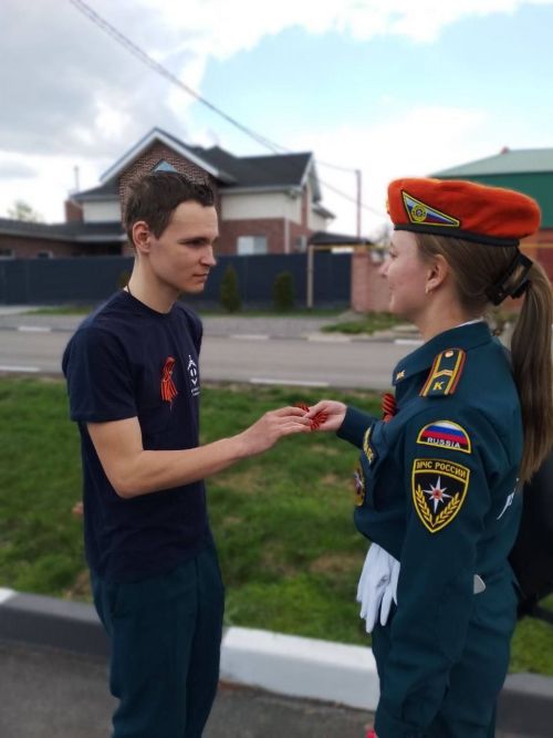 В центре города Тетюши провели акцию «Георгиевская ленточка»