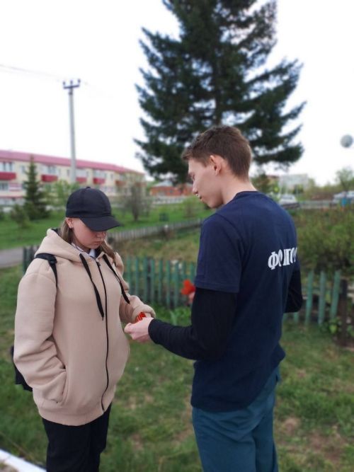 В центре города Тетюши провели акцию «Георгиевская ленточка»