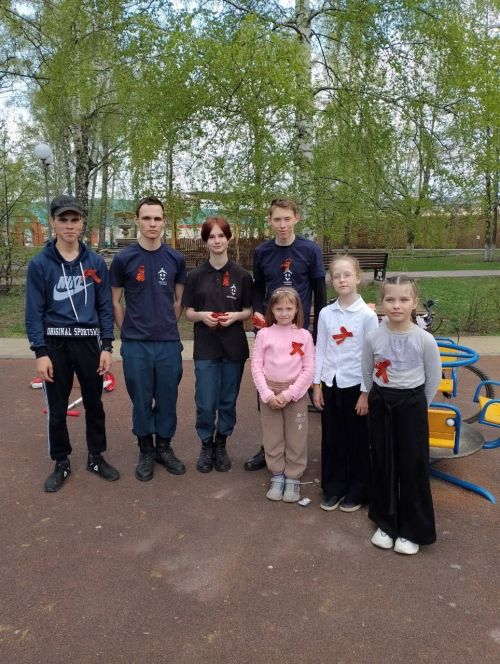 В центре города Тетюши провели акцию «Георгиевская ленточка»