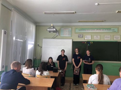 Форпостовцы Тетюшской средней школы №2 провели патриотический час «Подвигом славны твои земляки»