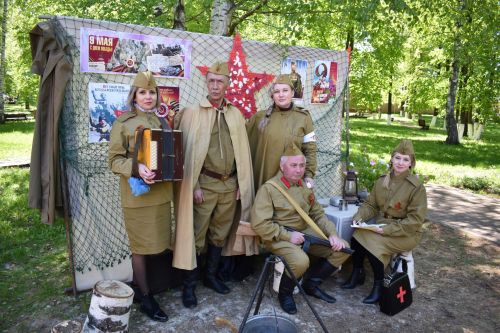 Тетюшане рассказывали о героях, мастерили символы Победы