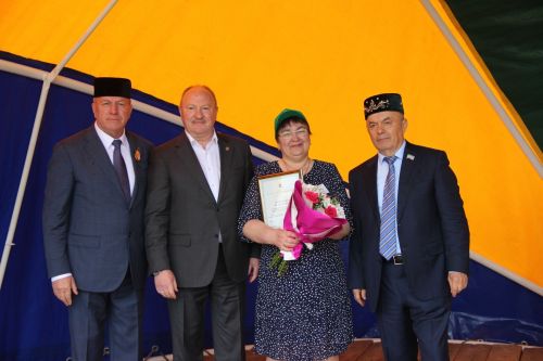 Почетной грамотой Министерства сельского хозяйства РФ награждена экономист сельхозпредприятия «Авангард»