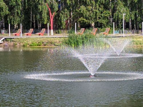В Тетюшах на городском пруду заработали фонтаны