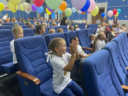 Первоклассникам Тетюшского района вручили портфели