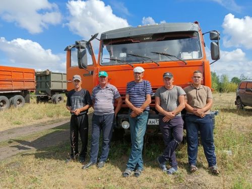 Уборочная страда на полях села Бакрчи