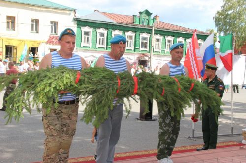Тетюшане чествуют Воздушно-десантные войска
