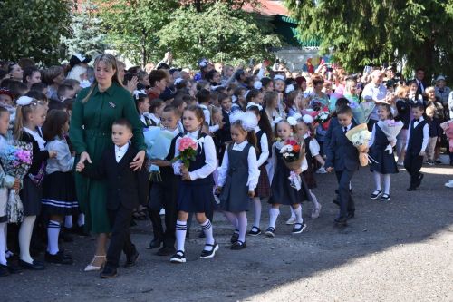 Первый школьный звонок в Тетюшской школе №1 прозвенел для 60 первоклассников