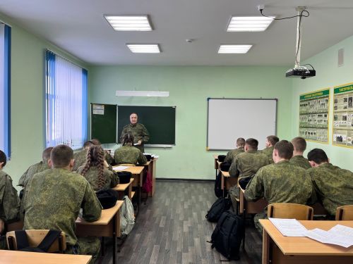 С тетюшскими кадетами провели профориентационную беседу