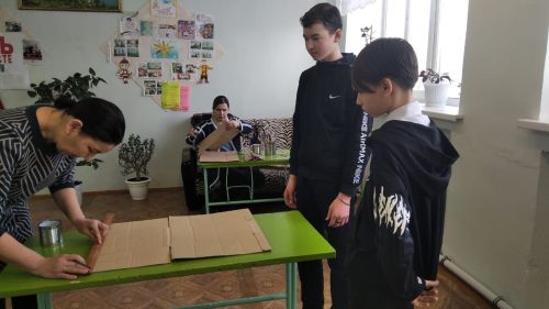 В Большешемякинской школе сделали заготовки для окопных свечей