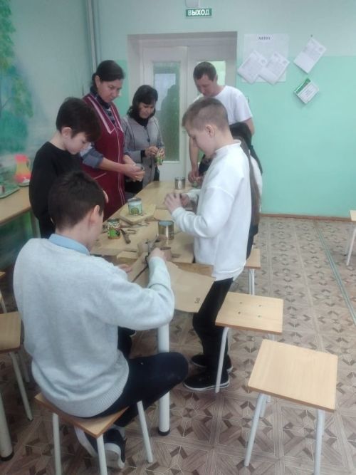 В Богдашкинской школе изготовили окопные свечи