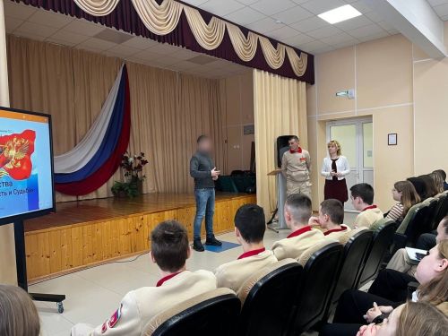 В Тетюшской школе №1 прошла встреча с участником СВО