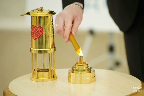 Татарстанские пары молодоженов готовы поделиться частицей семейного огня с парами со всей России