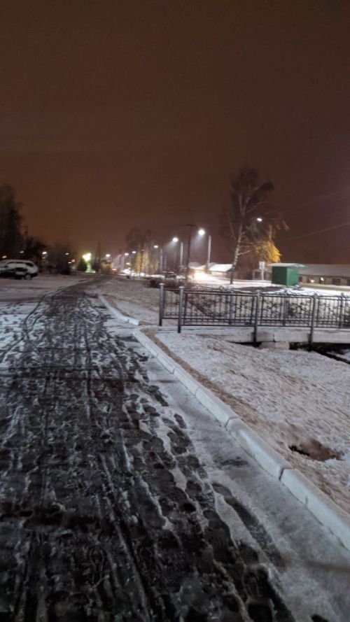 Стихия в Татарстане повалила деревья, снесла кровлю с крыш