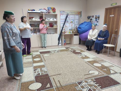 Ребятам из лагеря «Ласточка» рассказали о татарских национальных костюмах