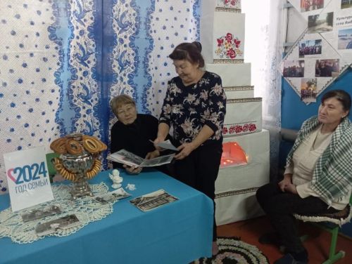 В Ямбухтино провели познавательный час «Свадебные обычаи нашего села»
