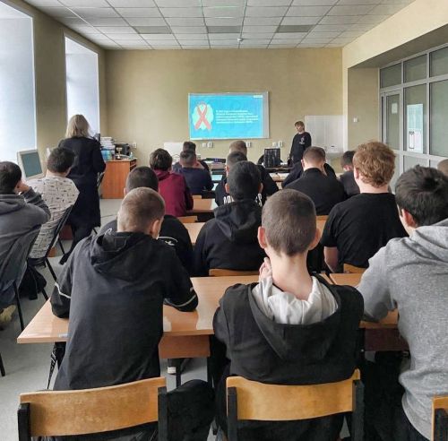 С тетюшскими студентами обсудили проблемы СПИДа в обществе