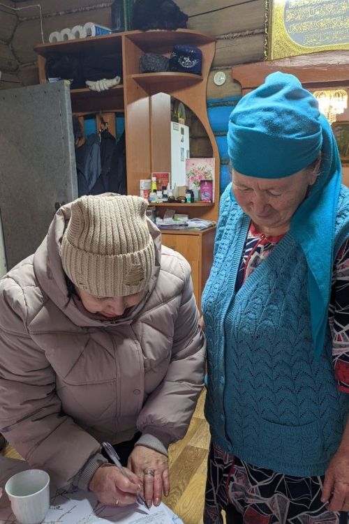 Жители села Малые Атряси подписались на районку