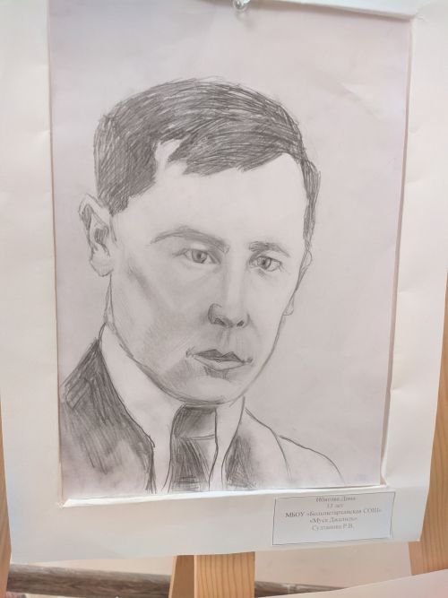 В  Детской школе искусств проводится выставка рисунков по произведениям Мусы Джалиля
