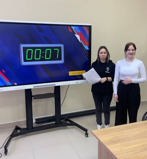 В Тетюшском техникуме провели квиз-игру «Недаром помнит вся Россия»